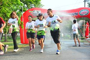 BIB: 1525
                            <button type="button" onclick="openModal(3754551)" class="btn btn-primary btn-sm float-right btn-popup" data-toggle="modal" data-target=".modal-high-quality">
                        <i class="fas fa-shopping-cart"></i> Add to Cart
                    </button>
                                            <button type="button" onclick="isThisMe(3754551, true)" class="btn btn-success btn-sm float-right btn-popup btn-isme hidden" data-toggle="tooltip" data-placement="bottom" title="นี่คือรูปของคุณใช่ไหม คลิกที่นี่เพื่อเอาเข้าอัลบั้ม">
                        <i class="fas fa-plus"></i> Add to album
                    </button>
                    <button type="button" onclick="isThisMe(3754551, false)" class="btn btn-warning btn-sm float-right btn-popup btn-isnotme hidden">
                        <i class="fas fa-ban"></i> Remove from album
                    </button>