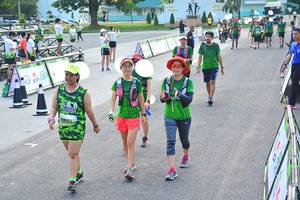 BIB: 2762
                            <button type="button" onclick="openModal(3732339)" class="btn btn-primary btn-sm float-right btn-popup" data-toggle="modal" data-target=".modal-high-quality">
                        <i class="fas fa-shopping-cart"></i> Add to Cart
                    </button>
                                            <button type="button" onclick="isThisMe(3732339, true)" class="btn btn-success btn-sm float-right btn-popup btn-isme hidden" data-toggle="tooltip" data-placement="bottom" title="นี่คือรูปของคุณใช่ไหม คลิกที่นี่เพื่อเอาเข้าอัลบั้ม">
                        <i class="fas fa-plus"></i> Add to album
                    </button>
                    <button type="button" onclick="isThisMe(3732339, false)" class="btn btn-warning btn-sm float-right btn-popup btn-isnotme hidden">
                        <i class="fas fa-ban"></i> Remove from album
                    </button>