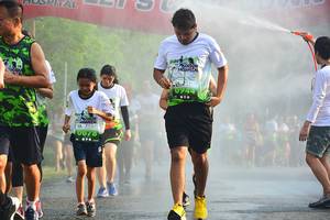 BIB: 
                            <button type="button" onclick="openModal(3767477)" class="btn btn-primary btn-sm float-right btn-popup" data-toggle="modal" data-target=".modal-high-quality">
                        <i class="fas fa-shopping-cart"></i> Add to Cart
                    </button>
                                            <button type="button" onclick="isThisMe(3767477, true)" class="btn btn-success btn-sm float-right btn-popup btn-isme hidden" data-toggle="tooltip" data-placement="bottom" title="นี่คือรูปของคุณใช่ไหม คลิกที่นี่เพื่อเอาเข้าอัลบั้ม">
                        <i class="fas fa-plus"></i> Add to album
                    </button>
                    <button type="button" onclick="isThisMe(3767477, false)" class="btn btn-warning btn-sm float-right btn-popup btn-isnotme hidden">
                        <i class="fas fa-ban"></i> Remove from album
                    </button>