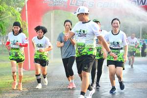 BIB: 100
                            <button type="button" onclick="openModal(3754038)" class="btn btn-primary btn-sm float-right btn-popup" data-toggle="modal" data-target=".modal-high-quality">
                        <i class="fas fa-shopping-cart"></i> Add to Cart
                    </button>
                                            <button type="button" onclick="isThisMe(3754038, true)" class="btn btn-success btn-sm float-right btn-popup btn-isme hidden" data-toggle="tooltip" data-placement="bottom" title="นี่คือรูปของคุณใช่ไหม คลิกที่นี่เพื่อเอาเข้าอัลบั้ม">
                        <i class="fas fa-plus"></i> Add to album
                    </button>
                    <button type="button" onclick="isThisMe(3754038, false)" class="btn btn-warning btn-sm float-right btn-popup btn-isnotme hidden">
                        <i class="fas fa-ban"></i> Remove from album
                    </button>