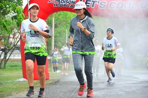 BIB: 1930
                            <button type="button" onclick="openModal(3727435)" class="btn btn-primary btn-sm float-right btn-popup" data-toggle="modal" data-target=".modal-high-quality">
                        <i class="fas fa-shopping-cart"></i> Add to Cart
                    </button>
                                            <button type="button" onclick="isThisMe(3727435, true)" class="btn btn-success btn-sm float-right btn-popup btn-isme hidden" data-toggle="tooltip" data-placement="bottom" title="นี่คือรูปของคุณใช่ไหม คลิกที่นี่เพื่อเอาเข้าอัลบั้ม">
                        <i class="fas fa-plus"></i> Add to album
                    </button>
                    <button type="button" onclick="isThisMe(3727435, false)" class="btn btn-warning btn-sm float-right btn-popup btn-isnotme hidden">
                        <i class="fas fa-ban"></i> Remove from album
                    </button>