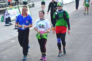 BIB: 1684
                            <button type="button" onclick="openModal(3732328)" class="btn btn-primary btn-sm float-right btn-popup" data-toggle="modal" data-target=".modal-high-quality">
                        <i class="fas fa-shopping-cart"></i> Add to Cart
                    </button>
                                            <button type="button" onclick="isThisMe(3732328, true)" class="btn btn-success btn-sm float-right btn-popup btn-isme hidden" data-toggle="tooltip" data-placement="bottom" title="นี่คือรูปของคุณใช่ไหม คลิกที่นี่เพื่อเอาเข้าอัลบั้ม">
                        <i class="fas fa-plus"></i> Add to album
                    </button>
                    <button type="button" onclick="isThisMe(3732328, false)" class="btn btn-warning btn-sm float-right btn-popup btn-isnotme hidden">
                        <i class="fas fa-ban"></i> Remove from album
                    </button>