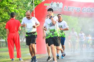 BIB: 102
                            <button type="button" onclick="openModal(3732478)" class="btn btn-primary btn-sm float-right btn-popup" data-toggle="modal" data-target=".modal-high-quality">
                        <i class="fas fa-shopping-cart"></i> Add to Cart
                    </button>
                                            <button type="button" onclick="isThisMe(3732478, true)" class="btn btn-success btn-sm float-right btn-popup btn-isme hidden" data-toggle="tooltip" data-placement="bottom" title="นี่คือรูปของคุณใช่ไหม คลิกที่นี่เพื่อเอาเข้าอัลบั้ม">
                        <i class="fas fa-plus"></i> Add to album
                    </button>
                    <button type="button" onclick="isThisMe(3732478, false)" class="btn btn-warning btn-sm float-right btn-popup btn-isnotme hidden">
                        <i class="fas fa-ban"></i> Remove from album
                    </button>