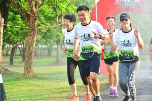 BIB: 985
                            <button type="button" onclick="openModal(3753774)" class="btn btn-primary btn-sm float-right btn-popup" data-toggle="modal" data-target=".modal-high-quality">
                        <i class="fas fa-shopping-cart"></i> Add to Cart
                    </button>
                                            <button type="button" onclick="isThisMe(3753774, true)" class="btn btn-success btn-sm float-right btn-popup btn-isme hidden" data-toggle="tooltip" data-placement="bottom" title="นี่คือรูปของคุณใช่ไหม คลิกที่นี่เพื่อเอาเข้าอัลบั้ม">
                        <i class="fas fa-plus"></i> Add to album
                    </button>
                    <button type="button" onclick="isThisMe(3753774, false)" class="btn btn-warning btn-sm float-right btn-popup btn-isnotme hidden">
                        <i class="fas fa-ban"></i> Remove from album
                    </button>