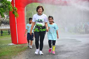 BIB: 284
                            <button type="button" onclick="openModal(3731604)" class="btn btn-primary btn-sm float-right btn-popup" data-toggle="modal" data-target=".modal-high-quality">
                        <i class="fas fa-shopping-cart"></i> Add to Cart
                    </button>
                                            <button type="button" onclick="isThisMe(3731604, true)" class="btn btn-success btn-sm float-right btn-popup btn-isme hidden" data-toggle="tooltip" data-placement="bottom" title="นี่คือรูปของคุณใช่ไหม คลิกที่นี่เพื่อเอาเข้าอัลบั้ม">
                        <i class="fas fa-plus"></i> Add to album
                    </button>
                    <button type="button" onclick="isThisMe(3731604, false)" class="btn btn-warning btn-sm float-right btn-popup btn-isnotme hidden">
                        <i class="fas fa-ban"></i> Remove from album
                    </button>