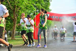 BIB: 294
                            <button type="button" onclick="openModal(3768826)" class="btn btn-primary btn-sm float-right btn-popup" data-toggle="modal" data-target=".modal-high-quality">
                        <i class="fas fa-shopping-cart"></i> Add to Cart
                    </button>
                                            <button type="button" onclick="isThisMe(3768826, true)" class="btn btn-success btn-sm float-right btn-popup btn-isme hidden" data-toggle="tooltip" data-placement="bottom" title="นี่คือรูปของคุณใช่ไหม คลิกที่นี่เพื่อเอาเข้าอัลบั้ม">
                        <i class="fas fa-plus"></i> Add to album
                    </button>
                    <button type="button" onclick="isThisMe(3768826, false)" class="btn btn-warning btn-sm float-right btn-popup btn-isnotme hidden">
                        <i class="fas fa-ban"></i> Remove from album
                    </button>