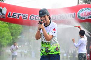 BIB: 2211
                            <button type="button" onclick="openModal(3731684)" class="btn btn-primary btn-sm float-right btn-popup" data-toggle="modal" data-target=".modal-high-quality">
                        <i class="fas fa-shopping-cart"></i> Add to Cart
                    </button>
                                            <button type="button" onclick="isThisMe(3731684, true)" class="btn btn-success btn-sm float-right btn-popup btn-isme hidden" data-toggle="tooltip" data-placement="bottom" title="นี่คือรูปของคุณใช่ไหม คลิกที่นี่เพื่อเอาเข้าอัลบั้ม">
                        <i class="fas fa-plus"></i> Add to album
                    </button>
                    <button type="button" onclick="isThisMe(3731684, false)" class="btn btn-warning btn-sm float-right btn-popup btn-isnotme hidden">
                        <i class="fas fa-ban"></i> Remove from album
                    </button>