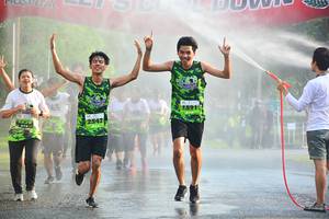 BIB: 2542
                            <button type="button" onclick="openModal(3759993)" class="btn btn-primary btn-sm float-right btn-popup" data-toggle="modal" data-target=".modal-high-quality">
                        <i class="fas fa-shopping-cart"></i> Add to Cart
                    </button>
                                            <button type="button" onclick="isThisMe(3759993, true)" class="btn btn-success btn-sm float-right btn-popup btn-isme hidden" data-toggle="tooltip" data-placement="bottom" title="นี่คือรูปของคุณใช่ไหม คลิกที่นี่เพื่อเอาเข้าอัลบั้ม">
                        <i class="fas fa-plus"></i> Add to album
                    </button>
                    <button type="button" onclick="isThisMe(3759993, false)" class="btn btn-warning btn-sm float-right btn-popup btn-isnotme hidden">
                        <i class="fas fa-ban"></i> Remove from album
                    </button>