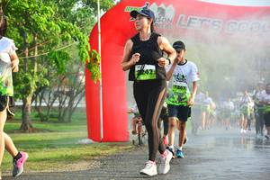 BIB: 2242
                            <button type="button" onclick="openModal(3759166)" class="btn btn-primary btn-sm float-right btn-popup" data-toggle="modal" data-target=".modal-high-quality">
                        <i class="fas fa-shopping-cart"></i> Add to Cart
                    </button>
                                            <button type="button" onclick="isThisMe(3759166, true)" class="btn btn-success btn-sm float-right btn-popup btn-isme hidden" data-toggle="tooltip" data-placement="bottom" title="นี่คือรูปของคุณใช่ไหม คลิกที่นี่เพื่อเอาเข้าอัลบั้ม">
                        <i class="fas fa-plus"></i> Add to album
                    </button>
                    <button type="button" onclick="isThisMe(3759166, false)" class="btn btn-warning btn-sm float-right btn-popup btn-isnotme hidden">
                        <i class="fas fa-ban"></i> Remove from album
                    </button>