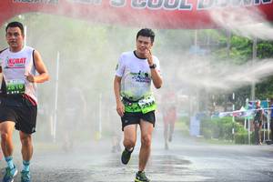 BIB: 2810, 2024
                            <button type="button" onclick="openModal(3688625)" class="btn btn-primary btn-sm float-right btn-popup" data-toggle="modal" data-target=".modal-high-quality">
                        <i class="fas fa-shopping-cart"></i> Add to Cart
                    </button>
                                            <button type="button" onclick="isThisMe(3688625, true)" class="btn btn-success btn-sm float-right btn-popup btn-isme hidden" data-toggle="tooltip" data-placement="bottom" title="นี่คือรูปของคุณใช่ไหม คลิกที่นี่เพื่อเอาเข้าอัลบั้ม">
                        <i class="fas fa-plus"></i> Add to album
                    </button>
                    <button type="button" onclick="isThisMe(3688625, false)" class="btn btn-warning btn-sm float-right btn-popup btn-isnotme hidden">
                        <i class="fas fa-ban"></i> Remove from album
                    </button>