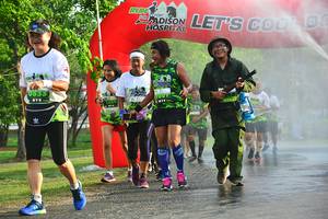 BIB: 433
                            <button type="button" onclick="openModal(3756902)" class="btn btn-primary btn-sm float-right btn-popup" data-toggle="modal" data-target=".modal-high-quality">
                        <i class="fas fa-shopping-cart"></i> Add to Cart
                    </button>
                                            <button type="button" onclick="isThisMe(3756902, true)" class="btn btn-success btn-sm float-right btn-popup btn-isme hidden" data-toggle="tooltip" data-placement="bottom" title="นี่คือรูปของคุณใช่ไหม คลิกที่นี่เพื่อเอาเข้าอัลบั้ม">
                        <i class="fas fa-plus"></i> Add to album
                    </button>
                    <button type="button" onclick="isThisMe(3756902, false)" class="btn btn-warning btn-sm float-right btn-popup btn-isnotme hidden">
                        <i class="fas fa-ban"></i> Remove from album
                    </button>