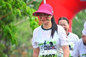 BIB: 1607, 
                            <button type="button" onclick="openModal(3719891)" class="btn btn-primary btn-sm float-right btn-popup" data-toggle="modal" data-target=".modal-high-quality">
                        <i class="fas fa-shopping-cart"></i> Add to Cart
                    </button>
                                            <button type="button" onclick="isThisMe(3719891, true)" class="btn btn-success btn-sm float-right btn-popup btn-isme hidden" data-toggle="tooltip" data-placement="bottom" title="นี่คือรูปของคุณใช่ไหม คลิกที่นี่เพื่อเอาเข้าอัลบั้ม">
                        <i class="fas fa-plus"></i> Add to album
                    </button>
                    <button type="button" onclick="isThisMe(3719891, false)" class="btn btn-warning btn-sm float-right btn-popup btn-isnotme hidden">
                        <i class="fas fa-ban"></i> Remove from album
                    </button>