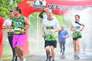 BIB: 199
                            <button type="button" onclick="openModal(3723279)" class="btn btn-primary btn-sm float-right btn-popup" data-toggle="modal" data-target=".modal-high-quality">
                        <i class="fas fa-shopping-cart"></i> Add to Cart
                    </button>
                                            <button type="button" onclick="isThisMe(3723279, true)" class="btn btn-success btn-sm float-right btn-popup btn-isme hidden" data-toggle="tooltip" data-placement="bottom" title="นี่คือรูปของคุณใช่ไหม คลิกที่นี่เพื่อเอาเข้าอัลบั้ม">
                        <i class="fas fa-plus"></i> Add to album
                    </button>
                    <button type="button" onclick="isThisMe(3723279, false)" class="btn btn-warning btn-sm float-right btn-popup btn-isnotme hidden">
                        <i class="fas fa-ban"></i> Remove from album
                    </button>