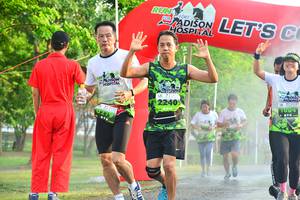 BIB: 2240
                            <button type="button" onclick="openModal(3723848)" class="btn btn-primary btn-sm float-right btn-popup" data-toggle="modal" data-target=".modal-high-quality">
                        <i class="fas fa-shopping-cart"></i> Add to Cart
                    </button>
                                            <button type="button" onclick="isThisMe(3723848, true)" class="btn btn-success btn-sm float-right btn-popup btn-isme hidden" data-toggle="tooltip" data-placement="bottom" title="นี่คือรูปของคุณใช่ไหม คลิกที่นี่เพื่อเอาเข้าอัลบั้ม">
                        <i class="fas fa-plus"></i> Add to album
                    </button>
                    <button type="button" onclick="isThisMe(3723848, false)" class="btn btn-warning btn-sm float-right btn-popup btn-isnotme hidden">
                        <i class="fas fa-ban"></i> Remove from album
                    </button>