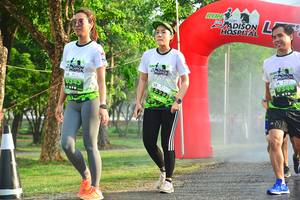 BIB: 345, 1322
                            <button type="button" onclick="openModal(3754174)" class="btn btn-primary btn-sm float-right btn-popup" data-toggle="modal" data-target=".modal-high-quality">
                        <i class="fas fa-shopping-cart"></i> Add to Cart
                    </button>
                                            <button type="button" onclick="isThisMe(3754174, true)" class="btn btn-success btn-sm float-right btn-popup btn-isme hidden" data-toggle="tooltip" data-placement="bottom" title="นี่คือรูปของคุณใช่ไหม คลิกที่นี่เพื่อเอาเข้าอัลบั้ม">
                        <i class="fas fa-plus"></i> Add to album
                    </button>
                    <button type="button" onclick="isThisMe(3754174, false)" class="btn btn-warning btn-sm float-right btn-popup btn-isnotme hidden">
                        <i class="fas fa-ban"></i> Remove from album
                    </button>