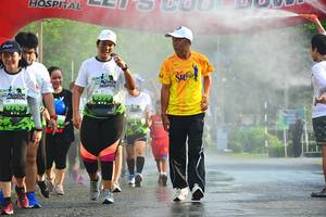 BIB: 599
                            <button type="button" onclick="openModal(3761949)" class="btn btn-primary btn-sm float-right btn-popup" data-toggle="modal" data-target=".modal-high-quality">
                        <i class="fas fa-shopping-cart"></i> Add to Cart
                    </button>
                                            <button type="button" onclick="isThisMe(3761949, true)" class="btn btn-success btn-sm float-right btn-popup btn-isme hidden" data-toggle="tooltip" data-placement="bottom" title="นี่คือรูปของคุณใช่ไหม คลิกที่นี่เพื่อเอาเข้าอัลบั้ม">
                        <i class="fas fa-plus"></i> Add to album
                    </button>
                    <button type="button" onclick="isThisMe(3761949, false)" class="btn btn-warning btn-sm float-right btn-popup btn-isnotme hidden">
                        <i class="fas fa-ban"></i> Remove from album
                    </button>