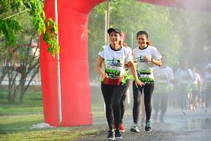 BIB: 897
                            <button type="button" onclick="openModal(3760391)" class="btn btn-primary btn-sm float-right btn-popup" data-toggle="modal" data-target=".modal-high-quality">
                        <i class="fas fa-shopping-cart"></i> Add to Cart
                    </button>
                                            <button type="button" onclick="isThisMe(3760391, true)" class="btn btn-success btn-sm float-right btn-popup btn-isme hidden" data-toggle="tooltip" data-placement="bottom" title="นี่คือรูปของคุณใช่ไหม คลิกที่นี่เพื่อเอาเข้าอัลบั้ม">
                        <i class="fas fa-plus"></i> Add to album
                    </button>
                    <button type="button" onclick="isThisMe(3760391, false)" class="btn btn-warning btn-sm float-right btn-popup btn-isnotme hidden">
                        <i class="fas fa-ban"></i> Remove from album
                    </button>