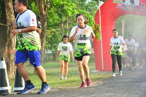 BIB: 2056
                            <button type="button" onclick="openModal(3751104)" class="btn btn-primary btn-sm float-right btn-popup" data-toggle="modal" data-target=".modal-high-quality">
                        <i class="fas fa-shopping-cart"></i> Add to Cart
                    </button>
                                            <button type="button" onclick="isThisMe(3751104, true)" class="btn btn-success btn-sm float-right btn-popup btn-isme hidden" data-toggle="tooltip" data-placement="bottom" title="นี่คือรูปของคุณใช่ไหม คลิกที่นี่เพื่อเอาเข้าอัลบั้ม">
                        <i class="fas fa-plus"></i> Add to album
                    </button>
                    <button type="button" onclick="isThisMe(3751104, false)" class="btn btn-warning btn-sm float-right btn-popup btn-isnotme hidden">
                        <i class="fas fa-ban"></i> Remove from album
                    </button>