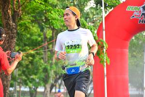 BIB: 1752
                            <button type="button" onclick="openModal(3694570)" class="btn btn-primary btn-sm float-right btn-popup" data-toggle="modal" data-target=".modal-high-quality">
                        <i class="fas fa-shopping-cart"></i> Add to Cart
                    </button>
                                            <button type="button" onclick="isThisMe(3694570, true)" class="btn btn-success btn-sm float-right btn-popup btn-isme hidden" data-toggle="tooltip" data-placement="bottom" title="นี่คือรูปของคุณใช่ไหม คลิกที่นี่เพื่อเอาเข้าอัลบั้ม">
                        <i class="fas fa-plus"></i> Add to album
                    </button>
                    <button type="button" onclick="isThisMe(3694570, false)" class="btn btn-warning btn-sm float-right btn-popup btn-isnotme hidden">
                        <i class="fas fa-ban"></i> Remove from album
                    </button>