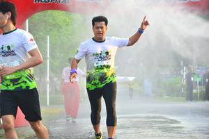 BIB: 1357
                            <button type="button" onclick="openModal(3664980)" class="btn btn-primary btn-sm float-right btn-popup" data-toggle="modal" data-target=".modal-high-quality">
                        <i class="fas fa-shopping-cart"></i> Add to Cart
                    </button>
                                            <button type="button" onclick="isThisMe(3664980, true)" class="btn btn-success btn-sm float-right btn-popup btn-isme hidden" data-toggle="tooltip" data-placement="bottom" title="นี่คือรูปของคุณใช่ไหม คลิกที่นี่เพื่อเอาเข้าอัลบั้ม">
                        <i class="fas fa-plus"></i> Add to album
                    </button>
                    <button type="button" onclick="isThisMe(3664980, false)" class="btn btn-warning btn-sm float-right btn-popup btn-isnotme hidden">
                        <i class="fas fa-ban"></i> Remove from album
                    </button>