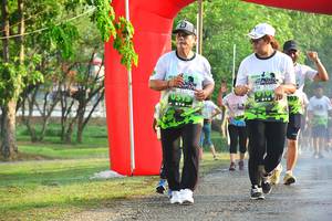 BIB: 513
                            <button type="button" onclick="openModal(3760568)" class="btn btn-primary btn-sm float-right btn-popup" data-toggle="modal" data-target=".modal-high-quality">
                        <i class="fas fa-shopping-cart"></i> Add to Cart
                    </button>
                                            <button type="button" onclick="isThisMe(3760568, true)" class="btn btn-success btn-sm float-right btn-popup btn-isme hidden" data-toggle="tooltip" data-placement="bottom" title="นี่คือรูปของคุณใช่ไหม คลิกที่นี่เพื่อเอาเข้าอัลบั้ม">
                        <i class="fas fa-plus"></i> Add to album
                    </button>
                    <button type="button" onclick="isThisMe(3760568, false)" class="btn btn-warning btn-sm float-right btn-popup btn-isnotme hidden">
                        <i class="fas fa-ban"></i> Remove from album
                    </button>