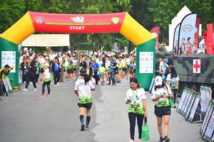 BIB: 2075
                            <button type="button" onclick="openModal(3731996)" class="btn btn-primary btn-sm float-right btn-popup" data-toggle="modal" data-target=".modal-high-quality">
                        <i class="fas fa-shopping-cart"></i> Add to Cart
                    </button>
                                            <button type="button" onclick="isThisMe(3731996, true)" class="btn btn-success btn-sm float-right btn-popup btn-isme hidden" data-toggle="tooltip" data-placement="bottom" title="นี่คือรูปของคุณใช่ไหม คลิกที่นี่เพื่อเอาเข้าอัลบั้ม">
                        <i class="fas fa-plus"></i> Add to album
                    </button>
                    <button type="button" onclick="isThisMe(3731996, false)" class="btn btn-warning btn-sm float-right btn-popup btn-isnotme hidden">
                        <i class="fas fa-ban"></i> Remove from album
                    </button>