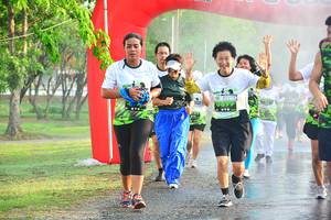 BIB: 899
                            <button type="button" onclick="openModal(3744629)" class="btn btn-primary btn-sm float-right btn-popup" data-toggle="modal" data-target=".modal-high-quality">
                        <i class="fas fa-shopping-cart"></i> Add to Cart
                    </button>
                                            <button type="button" onclick="isThisMe(3744629, true)" class="btn btn-success btn-sm float-right btn-popup btn-isme hidden" data-toggle="tooltip" data-placement="bottom" title="นี่คือรูปของคุณใช่ไหม คลิกที่นี่เพื่อเอาเข้าอัลบั้ม">
                        <i class="fas fa-plus"></i> Add to album
                    </button>
                    <button type="button" onclick="isThisMe(3744629, false)" class="btn btn-warning btn-sm float-right btn-popup btn-isnotme hidden">
                        <i class="fas fa-ban"></i> Remove from album
                    </button>