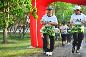 BIB: 513
                            <button type="button" onclick="openModal(3760546)" class="btn btn-primary btn-sm float-right btn-popup" data-toggle="modal" data-target=".modal-high-quality">
                        <i class="fas fa-shopping-cart"></i> Add to Cart
                    </button>
                                            <button type="button" onclick="isThisMe(3760546, true)" class="btn btn-success btn-sm float-right btn-popup btn-isme hidden" data-toggle="tooltip" data-placement="bottom" title="นี่คือรูปของคุณใช่ไหม คลิกที่นี่เพื่อเอาเข้าอัลบั้ม">
                        <i class="fas fa-plus"></i> Add to album
                    </button>
                    <button type="button" onclick="isThisMe(3760546, false)" class="btn btn-warning btn-sm float-right btn-popup btn-isnotme hidden">
                        <i class="fas fa-ban"></i> Remove from album
                    </button>