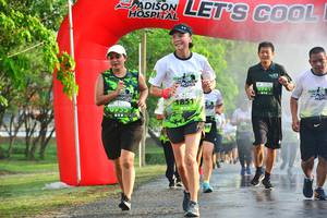 BIB: 1851
                            <button type="button" onclick="openModal(3748940)" class="btn btn-primary btn-sm float-right btn-popup" data-toggle="modal" data-target=".modal-high-quality">
                        <i class="fas fa-shopping-cart"></i> Add to Cart
                    </button>
                                            <button type="button" onclick="isThisMe(3748940, true)" class="btn btn-success btn-sm float-right btn-popup btn-isme hidden" data-toggle="tooltip" data-placement="bottom" title="นี่คือรูปของคุณใช่ไหม คลิกที่นี่เพื่อเอาเข้าอัลบั้ม">
                        <i class="fas fa-plus"></i> Add to album
                    </button>
                    <button type="button" onclick="isThisMe(3748940, false)" class="btn btn-warning btn-sm float-right btn-popup btn-isnotme hidden">
                        <i class="fas fa-ban"></i> Remove from album
                    </button>