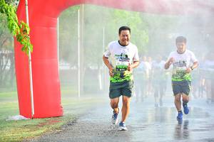 BIB: 630
                            <button type="button" onclick="openModal(3745723)" class="btn btn-primary btn-sm float-right btn-popup" data-toggle="modal" data-target=".modal-high-quality">
                        <i class="fas fa-shopping-cart"></i> Add to Cart
                    </button>
                                            <button type="button" onclick="isThisMe(3745723, true)" class="btn btn-success btn-sm float-right btn-popup btn-isme hidden" data-toggle="tooltip" data-placement="bottom" title="นี่คือรูปของคุณใช่ไหม คลิกที่นี่เพื่อเอาเข้าอัลบั้ม">
                        <i class="fas fa-plus"></i> Add to album
                    </button>
                    <button type="button" onclick="isThisMe(3745723, false)" class="btn btn-warning btn-sm float-right btn-popup btn-isnotme hidden">
                        <i class="fas fa-ban"></i> Remove from album
                    </button>