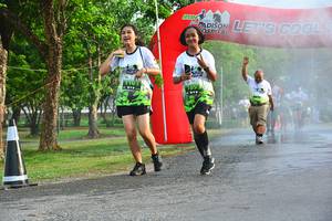 BIB: 1101, 1095
                            <button type="button" onclick="openModal(3770024)" class="btn btn-primary btn-sm float-right btn-popup" data-toggle="modal" data-target=".modal-high-quality">
                        <i class="fas fa-shopping-cart"></i> Add to Cart
                    </button>
                                            <button type="button" onclick="isThisMe(3770024, true)" class="btn btn-success btn-sm float-right btn-popup btn-isme hidden" data-toggle="tooltip" data-placement="bottom" title="นี่คือรูปของคุณใช่ไหม คลิกที่นี่เพื่อเอาเข้าอัลบั้ม">
                        <i class="fas fa-plus"></i> Add to album
                    </button>
                    <button type="button" onclick="isThisMe(3770024, false)" class="btn btn-warning btn-sm float-right btn-popup btn-isnotme hidden">
                        <i class="fas fa-ban"></i> Remove from album
                    </button>