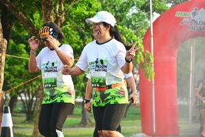 BIB: 388, 392
                            <button type="button" onclick="openModal(3750340)" class="btn btn-primary btn-sm float-right btn-popup" data-toggle="modal" data-target=".modal-high-quality">
                        <i class="fas fa-shopping-cart"></i> Add to Cart
                    </button>
                                            <button type="button" onclick="isThisMe(3750340, true)" class="btn btn-success btn-sm float-right btn-popup btn-isme hidden" data-toggle="tooltip" data-placement="bottom" title="นี่คือรูปของคุณใช่ไหม คลิกที่นี่เพื่อเอาเข้าอัลบั้ม">
                        <i class="fas fa-plus"></i> Add to album
                    </button>
                    <button type="button" onclick="isThisMe(3750340, false)" class="btn btn-warning btn-sm float-right btn-popup btn-isnotme hidden">
                        <i class="fas fa-ban"></i> Remove from album
                    </button>