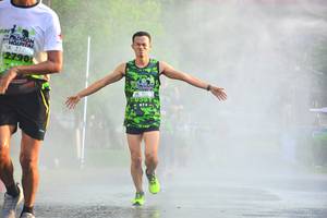 BIB: 581
                            <button type="button" onclick="openModal(3703488)" class="btn btn-primary btn-sm float-right btn-popup" data-toggle="modal" data-target=".modal-high-quality">
                        <i class="fas fa-shopping-cart"></i> Add to Cart
                    </button>
                                            <button type="button" onclick="isThisMe(3703488, true)" class="btn btn-success btn-sm float-right btn-popup btn-isme hidden" data-toggle="tooltip" data-placement="bottom" title="นี่คือรูปของคุณใช่ไหม คลิกที่นี่เพื่อเอาเข้าอัลบั้ม">
                        <i class="fas fa-plus"></i> Add to album
                    </button>
                    <button type="button" onclick="isThisMe(3703488, false)" class="btn btn-warning btn-sm float-right btn-popup btn-isnotme hidden">
                        <i class="fas fa-ban"></i> Remove from album
                    </button>