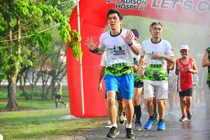 BIB: 2327
                            <button type="button" onclick="openModal(3755423)" class="btn btn-primary btn-sm float-right btn-popup" data-toggle="modal" data-target=".modal-high-quality">
                        <i class="fas fa-shopping-cart"></i> Add to Cart
                    </button>
                                            <button type="button" onclick="isThisMe(3755423, true)" class="btn btn-success btn-sm float-right btn-popup btn-isme hidden" data-toggle="tooltip" data-placement="bottom" title="นี่คือรูปของคุณใช่ไหม คลิกที่นี่เพื่อเอาเข้าอัลบั้ม">
                        <i class="fas fa-plus"></i> Add to album
                    </button>
                    <button type="button" onclick="isThisMe(3755423, false)" class="btn btn-warning btn-sm float-right btn-popup btn-isnotme hidden">
                        <i class="fas fa-ban"></i> Remove from album
                    </button>