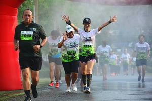 BIB: 1948, 1734
                            <button type="button" onclick="openModal(3773330)" class="btn btn-primary btn-sm float-right btn-popup" data-toggle="modal" data-target=".modal-high-quality">
                        <i class="fas fa-shopping-cart"></i> Add to Cart
                    </button>
                                            <button type="button" onclick="isThisMe(3773330, true)" class="btn btn-success btn-sm float-right btn-popup btn-isme hidden" data-toggle="tooltip" data-placement="bottom" title="นี่คือรูปของคุณใช่ไหม คลิกที่นี่เพื่อเอาเข้าอัลบั้ม">
                        <i class="fas fa-plus"></i> Add to album
                    </button>
                    <button type="button" onclick="isThisMe(3773330, false)" class="btn btn-warning btn-sm float-right btn-popup btn-isnotme hidden">
                        <i class="fas fa-ban"></i> Remove from album
                    </button>