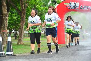 BIB: 414
                            <button type="button" onclick="openModal(3722787)" class="btn btn-primary btn-sm float-right btn-popup" data-toggle="modal" data-target=".modal-high-quality">
                        <i class="fas fa-shopping-cart"></i> Add to Cart
                    </button>
                                            <button type="button" onclick="isThisMe(3722787, true)" class="btn btn-success btn-sm float-right btn-popup btn-isme hidden" data-toggle="tooltip" data-placement="bottom" title="นี่คือรูปของคุณใช่ไหม คลิกที่นี่เพื่อเอาเข้าอัลบั้ม">
                        <i class="fas fa-plus"></i> Add to album
                    </button>
                    <button type="button" onclick="isThisMe(3722787, false)" class="btn btn-warning btn-sm float-right btn-popup btn-isnotme hidden">
                        <i class="fas fa-ban"></i> Remove from album
                    </button>