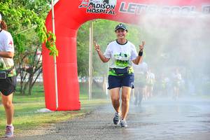 BIB: 1962
                            <button type="button" onclick="openModal(3757465)" class="btn btn-primary btn-sm float-right btn-popup" data-toggle="modal" data-target=".modal-high-quality">
                        <i class="fas fa-shopping-cart"></i> Add to Cart
                    </button>
                                            <button type="button" onclick="isThisMe(3757465, true)" class="btn btn-success btn-sm float-right btn-popup btn-isme hidden" data-toggle="tooltip" data-placement="bottom" title="นี่คือรูปของคุณใช่ไหม คลิกที่นี่เพื่อเอาเข้าอัลบั้ม">
                        <i class="fas fa-plus"></i> Add to album
                    </button>
                    <button type="button" onclick="isThisMe(3757465, false)" class="btn btn-warning btn-sm float-right btn-popup btn-isnotme hidden">
                        <i class="fas fa-ban"></i> Remove from album
                    </button>