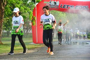 BIB: 663, 1600
                            <button type="button" onclick="openModal(3760448)" class="btn btn-primary btn-sm float-right btn-popup" data-toggle="modal" data-target=".modal-high-quality">
                        <i class="fas fa-shopping-cart"></i> Add to Cart
                    </button>
                                            <button type="button" onclick="isThisMe(3760448, true)" class="btn btn-success btn-sm float-right btn-popup btn-isme hidden" data-toggle="tooltip" data-placement="bottom" title="นี่คือรูปของคุณใช่ไหม คลิกที่นี่เพื่อเอาเข้าอัลบั้ม">
                        <i class="fas fa-plus"></i> Add to album
                    </button>
                    <button type="button" onclick="isThisMe(3760448, false)" class="btn btn-warning btn-sm float-right btn-popup btn-isnotme hidden">
                        <i class="fas fa-ban"></i> Remove from album
                    </button>