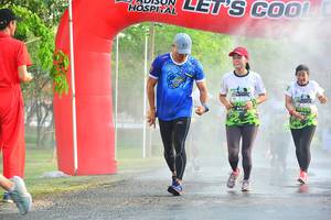 BIB: 294
                            <button type="button" onclick="openModal(3723283)" class="btn btn-primary btn-sm float-right btn-popup" data-toggle="modal" data-target=".modal-high-quality">
                        <i class="fas fa-shopping-cart"></i> Add to Cart
                    </button>
                                            <button type="button" onclick="isThisMe(3723283, true)" class="btn btn-success btn-sm float-right btn-popup btn-isme hidden" data-toggle="tooltip" data-placement="bottom" title="นี่คือรูปของคุณใช่ไหม คลิกที่นี่เพื่อเอาเข้าอัลบั้ม">
                        <i class="fas fa-plus"></i> Add to album
                    </button>
                    <button type="button" onclick="isThisMe(3723283, false)" class="btn btn-warning btn-sm float-right btn-popup btn-isnotme hidden">
                        <i class="fas fa-ban"></i> Remove from album
                    </button>