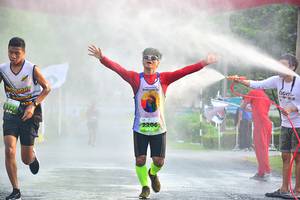 BIB: 2206
                            <button type="button" onclick="openModal(3672537)" class="btn btn-primary btn-sm float-right btn-popup" data-toggle="modal" data-target=".modal-high-quality">
                        <i class="fas fa-shopping-cart"></i> Add to Cart
                    </button>
                                            <button type="button" onclick="isThisMe(3672537, true)" class="btn btn-success btn-sm float-right btn-popup btn-isme hidden" data-toggle="tooltip" data-placement="bottom" title="นี่คือรูปของคุณใช่ไหม คลิกที่นี่เพื่อเอาเข้าอัลบั้ม">
                        <i class="fas fa-plus"></i> Add to album
                    </button>
                    <button type="button" onclick="isThisMe(3672537, false)" class="btn btn-warning btn-sm float-right btn-popup btn-isnotme hidden">
                        <i class="fas fa-ban"></i> Remove from album
                    </button>