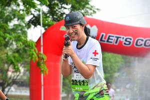 BIB: 2211
                            <button type="button" onclick="openModal(3731695)" class="btn btn-primary btn-sm float-right btn-popup" data-toggle="modal" data-target=".modal-high-quality">
                        <i class="fas fa-shopping-cart"></i> Add to Cart
                    </button>
                                            <button type="button" onclick="isThisMe(3731695, true)" class="btn btn-success btn-sm float-right btn-popup btn-isme hidden" data-toggle="tooltip" data-placement="bottom" title="นี่คือรูปของคุณใช่ไหม คลิกที่นี่เพื่อเอาเข้าอัลบั้ม">
                        <i class="fas fa-plus"></i> Add to album
                    </button>
                    <button type="button" onclick="isThisMe(3731695, false)" class="btn btn-warning btn-sm float-right btn-popup btn-isnotme hidden">
                        <i class="fas fa-ban"></i> Remove from album
                    </button>