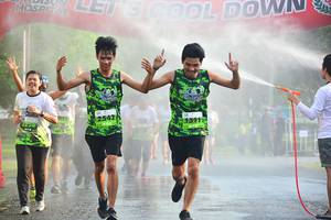 BIB: 2542, 1591
                            <button type="button" onclick="openModal(3760033)" class="btn btn-primary btn-sm float-right btn-popup" data-toggle="modal" data-target=".modal-high-quality">
                        <i class="fas fa-shopping-cart"></i> Add to Cart
                    </button>
                                            <button type="button" onclick="isThisMe(3760033, true)" class="btn btn-success btn-sm float-right btn-popup btn-isme hidden" data-toggle="tooltip" data-placement="bottom" title="นี่คือรูปของคุณใช่ไหม คลิกที่นี่เพื่อเอาเข้าอัลบั้ม">
                        <i class="fas fa-plus"></i> Add to album
                    </button>
                    <button type="button" onclick="isThisMe(3760033, false)" class="btn btn-warning btn-sm float-right btn-popup btn-isnotme hidden">
                        <i class="fas fa-ban"></i> Remove from album
                    </button>