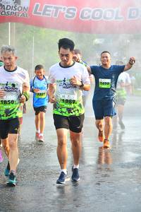 BIB: 2490, 1850, 
                            <button type="button" onclick="openModal(3737676)" class="btn btn-primary btn-sm float-right btn-popup" data-toggle="modal" data-target=".modal-high-quality">
                        <i class="fas fa-shopping-cart"></i> Add to Cart
                    </button>
                                            <button type="button" onclick="isThisMe(3737676, true)" class="btn btn-success btn-sm float-right btn-popup btn-isme hidden" data-toggle="tooltip" data-placement="bottom" title="นี่คือรูปของคุณใช่ไหม คลิกที่นี่เพื่อเอาเข้าอัลบั้ม">
                        <i class="fas fa-plus"></i> Add to album
                    </button>
                    <button type="button" onclick="isThisMe(3737676, false)" class="btn btn-warning btn-sm float-right btn-popup btn-isnotme hidden">
                        <i class="fas fa-ban"></i> Remove from album
                    </button>