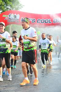 BIB: 2800
                            <button type="button" onclick="openModal(3744183)" class="btn btn-primary btn-sm float-right btn-popup" data-toggle="modal" data-target=".modal-high-quality">
                        <i class="fas fa-shopping-cart"></i> Add to Cart
                    </button>
                                            <button type="button" onclick="isThisMe(3744183, true)" class="btn btn-success btn-sm float-right btn-popup btn-isme hidden" data-toggle="tooltip" data-placement="bottom" title="นี่คือรูปของคุณใช่ไหม คลิกที่นี่เพื่อเอาเข้าอัลบั้ม">
                        <i class="fas fa-plus"></i> Add to album
                    </button>
                    <button type="button" onclick="isThisMe(3744183, false)" class="btn btn-warning btn-sm float-right btn-popup btn-isnotme hidden">
                        <i class="fas fa-ban"></i> Remove from album
                    </button>