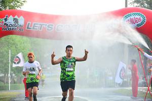 BIB: 2098, 2351
                            <button type="button" onclick="openModal(3658415)" class="btn btn-primary btn-sm float-right btn-popup" data-toggle="modal" data-target=".modal-high-quality">
                        <i class="fas fa-shopping-cart"></i> Add to Cart
                    </button>
                                            <button type="button" onclick="isThisMe(3658415, true)" class="btn btn-success btn-sm float-right btn-popup btn-isme hidden" data-toggle="tooltip" data-placement="bottom" title="นี่คือรูปของคุณใช่ไหม คลิกที่นี่เพื่อเอาเข้าอัลบั้ม">
                        <i class="fas fa-plus"></i> Add to album
                    </button>
                    <button type="button" onclick="isThisMe(3658415, false)" class="btn btn-warning btn-sm float-right btn-popup btn-isnotme hidden">
                        <i class="fas fa-ban"></i> Remove from album
                    </button>