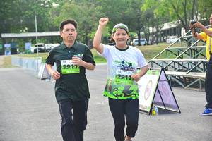 BIB: 291
                            <button type="button" onclick="openModal(3732150)" class="btn btn-primary btn-sm float-right btn-popup" data-toggle="modal" data-target=".modal-high-quality">
                        <i class="fas fa-shopping-cart"></i> Add to Cart
                    </button>
                                            <button type="button" onclick="isThisMe(3732150, true)" class="btn btn-success btn-sm float-right btn-popup btn-isme hidden" data-toggle="tooltip" data-placement="bottom" title="นี่คือรูปของคุณใช่ไหม คลิกที่นี่เพื่อเอาเข้าอัลบั้ม">
                        <i class="fas fa-plus"></i> Add to album
                    </button>
                    <button type="button" onclick="isThisMe(3732150, false)" class="btn btn-warning btn-sm float-right btn-popup btn-isnotme hidden">
                        <i class="fas fa-ban"></i> Remove from album
                    </button>