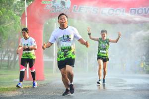 BIB: 1688
                            <button type="button" onclick="openModal(3717319)" class="btn btn-primary btn-sm float-right btn-popup" data-toggle="modal" data-target=".modal-high-quality">
                        <i class="fas fa-shopping-cart"></i> Add to Cart
                    </button>
                                            <button type="button" onclick="isThisMe(3717319, true)" class="btn btn-success btn-sm float-right btn-popup btn-isme hidden" data-toggle="tooltip" data-placement="bottom" title="นี่คือรูปของคุณใช่ไหม คลิกที่นี่เพื่อเอาเข้าอัลบั้ม">
                        <i class="fas fa-plus"></i> Add to album
                    </button>
                    <button type="button" onclick="isThisMe(3717319, false)" class="btn btn-warning btn-sm float-right btn-popup btn-isnotme hidden">
                        <i class="fas fa-ban"></i> Remove from album
                    </button>