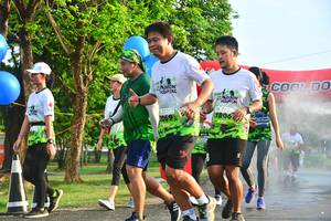 BIB: 2069
                            <button type="button" onclick="openModal(3768852)" class="btn btn-primary btn-sm float-right btn-popup" data-toggle="modal" data-target=".modal-high-quality">
                        <i class="fas fa-shopping-cart"></i> Add to Cart
                    </button>
                                            <button type="button" onclick="isThisMe(3768852, true)" class="btn btn-success btn-sm float-right btn-popup btn-isme hidden" data-toggle="tooltip" data-placement="bottom" title="นี่คือรูปของคุณใช่ไหม คลิกที่นี่เพื่อเอาเข้าอัลบั้ม">
                        <i class="fas fa-plus"></i> Add to album
                    </button>
                    <button type="button" onclick="isThisMe(3768852, false)" class="btn btn-warning btn-sm float-right btn-popup btn-isnotme hidden">
                        <i class="fas fa-ban"></i> Remove from album
                    </button>