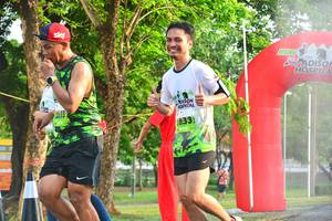 BIB: 833
                            <button type="button" onclick="openModal(3733045)" class="btn btn-primary btn-sm float-right btn-popup" data-toggle="modal" data-target=".modal-high-quality">
                        <i class="fas fa-shopping-cart"></i> Add to Cart
                    </button>
                                            <button type="button" onclick="isThisMe(3733045, true)" class="btn btn-success btn-sm float-right btn-popup btn-isme hidden" data-toggle="tooltip" data-placement="bottom" title="นี่คือรูปของคุณใช่ไหม คลิกที่นี่เพื่อเอาเข้าอัลบั้ม">
                        <i class="fas fa-plus"></i> Add to album
                    </button>
                    <button type="button" onclick="isThisMe(3733045, false)" class="btn btn-warning btn-sm float-right btn-popup btn-isnotme hidden">
                        <i class="fas fa-ban"></i> Remove from album
                    </button>