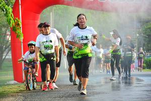 BIB: 79
                            <button type="button" onclick="openModal(3759250)" class="btn btn-primary btn-sm float-right btn-popup" data-toggle="modal" data-target=".modal-high-quality">
                        <i class="fas fa-shopping-cart"></i> Add to Cart
                    </button>
                                            <button type="button" onclick="isThisMe(3759250, true)" class="btn btn-success btn-sm float-right btn-popup btn-isme hidden" data-toggle="tooltip" data-placement="bottom" title="นี่คือรูปของคุณใช่ไหม คลิกที่นี่เพื่อเอาเข้าอัลบั้ม">
                        <i class="fas fa-plus"></i> Add to album
                    </button>
                    <button type="button" onclick="isThisMe(3759250, false)" class="btn btn-warning btn-sm float-right btn-popup btn-isnotme hidden">
                        <i class="fas fa-ban"></i> Remove from album
                    </button>